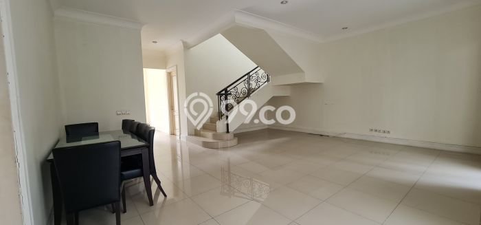 Jual Rumah Mewah Elegan Dengan View Cantik di Modernland, Tangerang Jual Rumah Mewah Elegan Dengan View Cantik di Modernland, Tangerang