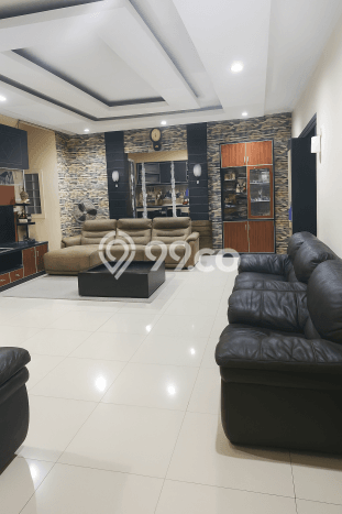 Ready to Use! Luxury House LT 200m2 Desain Modern di Modernland Ready to Use! Luxury House LT 200m2 Desain Modern di Modernland