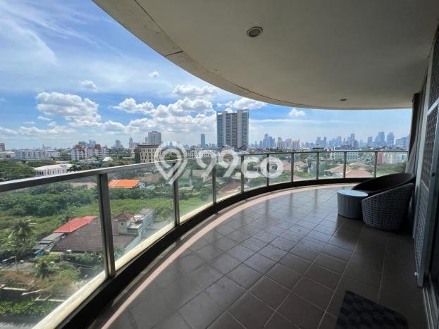 Tiffany 4 BR Private Lift 205 m² Low Floor Kemang Village Tiffany 4 BR Private Lift 205 m² Low Floor Kemang Village