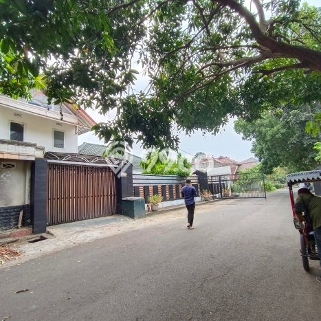 Rumah Elit Modern Tanpa Renovasi di Bandung Kota Bandung Rumah Elit Modern Tanpa Renovasi di Bandung Kota Bandung