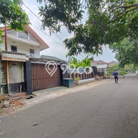 Rumah Elit Modern Tanpa Renovasi di Bandung Kota Bandung Rumah Elit Modern Tanpa Renovasi di Bandung Kota Bandung