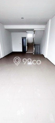 Ruko Dijual di Bandung LT 90m2 & LB 240m2 Lokasi Terbaik! Ruko Dijual di Bandung LT 90m2 & LB 240m2 Lokasi Terbaik!