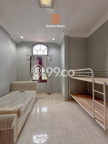 Rumah Mewah LB 350m2 Siap Huni Desain Elegan di Kemang, Jakarta Selatan Rumah Mewah LB 350m2 Siap Huni Desain Elegan di Kemang, Jakarta Selatan