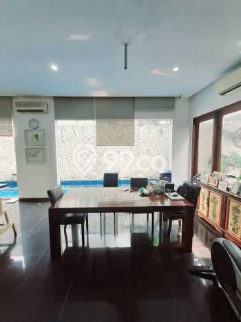 Rumah Elit LB 350m2 Siap Huni Desain Elegan di Kemang, Jakarta Selatan Rumah Elit LB 350m2 Siap Huni Desain Elegan di Kemang, Jakarta Selatan