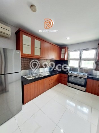 Rumah area Kuningan, 4 KT, Akses Mudah Pusat Kota, Luas 270m² Bangunan 400m² Rumah area Kuningan, 4 KT, Akses Mudah Pusat Kota, Luas 270m² Bangunan 400m²