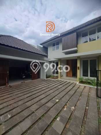 UNIT SPESIAL! Rumah di , 5 KT, Akses Fasilitas, LT 450m2m² Bangunan 500m2m² UNIT SPESIAL! Rumah di , 5 KT, Akses Fasilitas, LT 450m2m² Bangunan 500m2m²