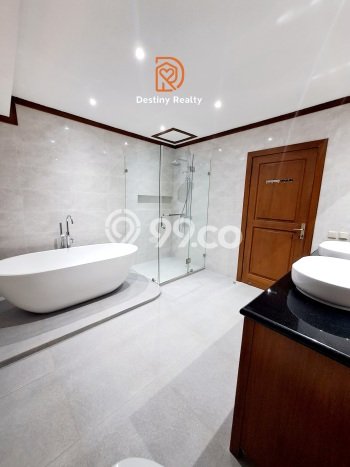 Rumah Luxury Modern Siap Huni di Pondok Indah Jakarta Selatan Rumah Luxury Modern Siap Huni di Pondok Indah Jakarta Selatan