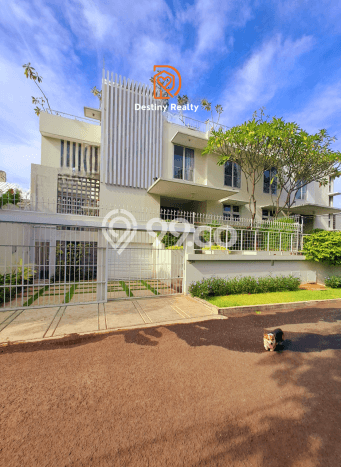 Rumah area Kuningan, 4 KT, Akses Mudah Pusat Kota, Luas 270m² Bangunan 400m² Rumah area Kuningan, 4 KT, Akses Mudah Pusat Kota, Luas 270m² Bangunan 400m²