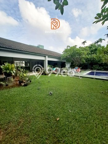 Ready to Use! Premium House LT 1058m2 Desain Elegan di Kemang Ready to Use! Premium House LT 1058m2 Desain Elegan di Kemang