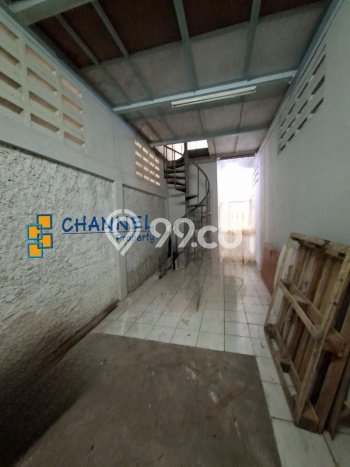 Gudang Disewakan Lokasi Setu Tangerang Selatan Harga Spesial! Gudang Disewakan Lokasi Setu Tangerang Selatan Harga Spesial!