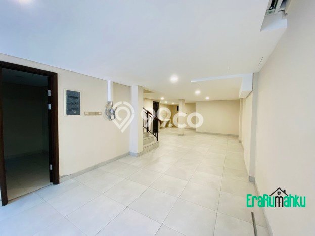 Rumah Elit LB 297m2 Siap Pakai Desain Elegan di Pondok Pinang, Jakarta Selatan Rumah Elit LB 297m2 Siap Pakai Desain Elegan di Pondok Pinang, Jakarta Selatan