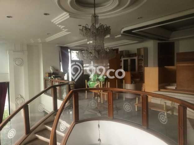 Hunian Mewah LB 400m2 Siap Pakai Desain Elegan di Green garden, Jakarta Barat Hunian Mewah LB 400m2 Siap Pakai Desain Elegan di Green garden, Jakarta Barat