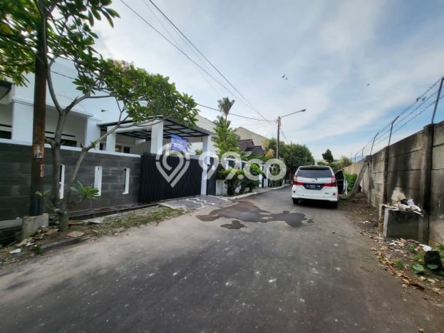 Rumah dengan Lokasi Strategis 3 KT di Buah Batu, Bandung Rumah dengan Lokasi Strategis 3 KT di Buah Batu, Bandung