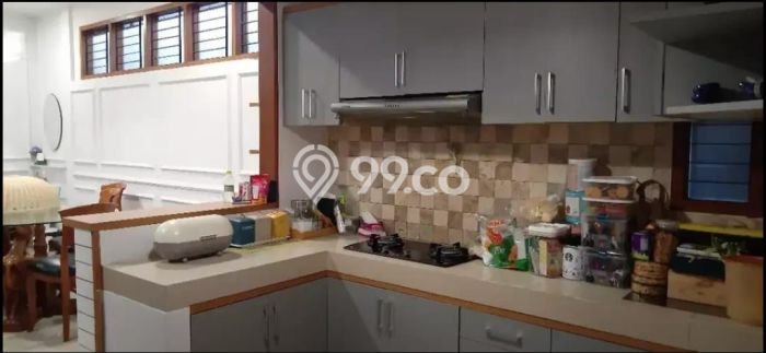 LOKASI PREMIUM! Rumah Berkembang area Antapani, Luas 256m² Bangunan 237m² LOKASI PREMIUM! Rumah Berkembang area Antapani, Luas 256m² Bangunan 237m²