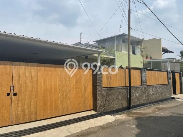 LOKASI PREMIUM! Rumah Berkembang area Antapani, Luas 256m² Bangunan 237m² LOKASI PREMIUM! Rumah Berkembang area Antapani, Luas 256m² Bangunan 237m²