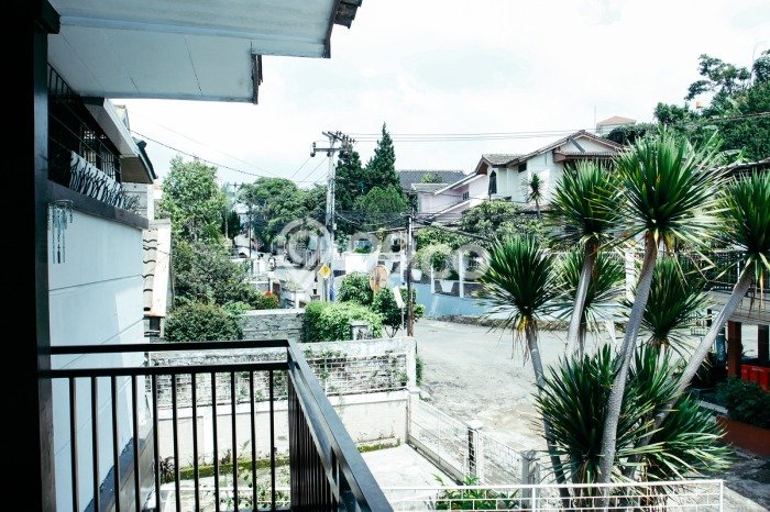 LISTING BARU! Rumah Strategis area Cipaku, Luas 172m² Bangunan 150m² LISTING BARU! Rumah Strategis area Cipaku, Luas 172m² Bangunan 150m²
