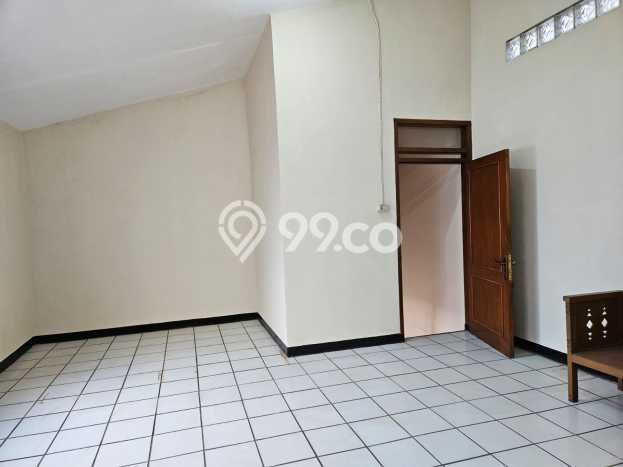 Rumah Minimalis 2 KT LT 157m2 di Taman Kopo Indah Rumah Minimalis 2 KT LT 157m2 di Taman Kopo Indah