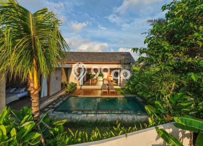 Rumah Mewah LB 139m2 Siap Huni Desain Elegan di Seseh, Badung Rumah Mewah LB 139m2 Siap Huni Desain Elegan di Seseh, Badung