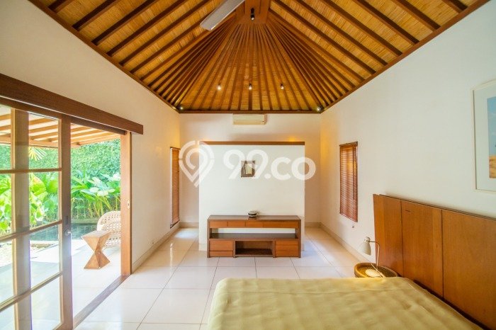 Rumah Mewah LB 397m2 Siap Pakai Desain Elegan di Umalas, Badung Rumah Mewah LB 397m2 Siap Pakai Desain Elegan di Umalas, Badung