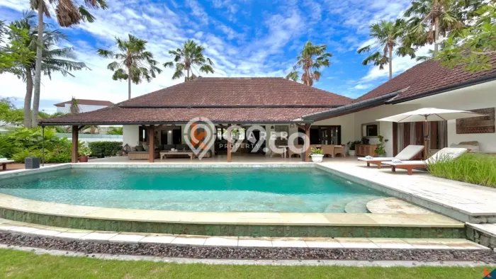 Hunian Minimalis Disewakan di Canggu Badung 3 KT & 3 KM Hunian Minimalis Disewakan di Canggu Badung 3 KT & 3 KM