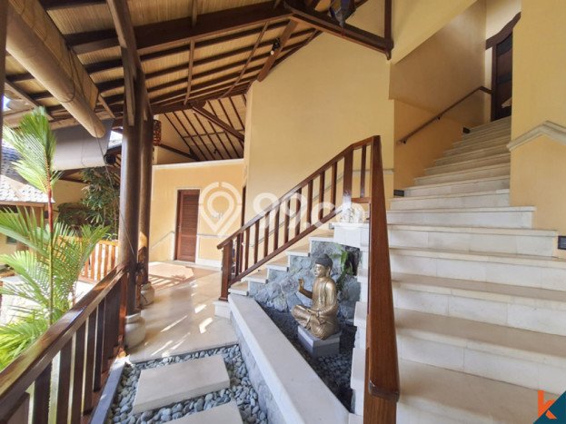 Hunian Mewah LB 500m2 Siap Huni Desain Elegan di Uluwatu, Badung Hunian Mewah LB 500m2 Siap Huni Desain Elegan di Uluwatu, Badung