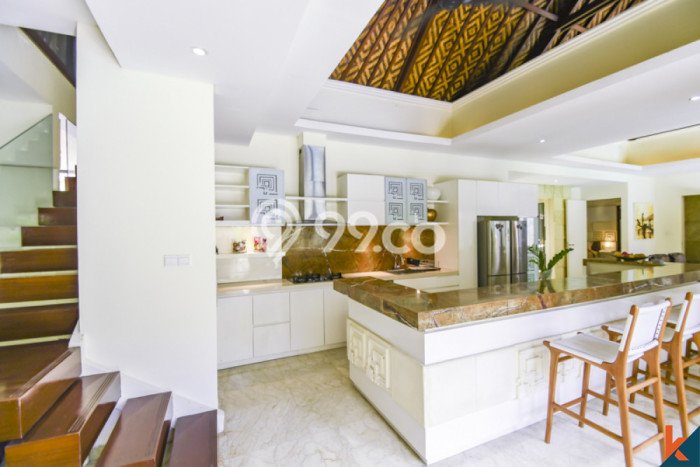 Dijual Rumah Luas Megah Dengan View Eksklusif di Kerobokan, Badung Dijual Rumah Luas Megah Dengan View Eksklusif di Kerobokan, Badung