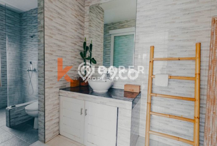 Rumah di Seminyak, 2 KM, Lingkungan Berkembang Rumah di Seminyak, 2 KM, Lingkungan Berkembang