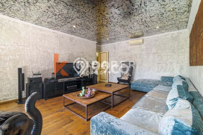 Sewa Rumah Strategis LT 1022m2 / LB 625m2 di canggu, Badung Sewa Rumah Strategis LT 1022m2 / LB 625m2 di canggu, Badung