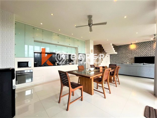 Disewakan Rumah Strategis LT 200m2 / LB 200m2 di canggu, Badung Disewakan Rumah Strategis LT 200m2 / LB 200m2 di canggu, Badung