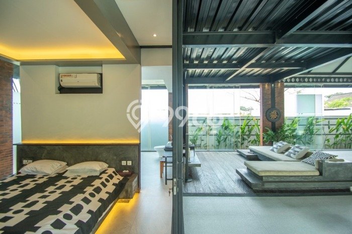 Ready to Use! Luxury House LT 1000m2 Desain Elegan di Kerobokan Ready to Use! Luxury House LT 1000m2 Desain Elegan di Kerobokan