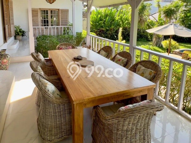 For Sale! Luxury House LT 615m2 Desain Elegan di Canggu For Sale! Luxury House LT 615m2 Desain Elegan di Canggu