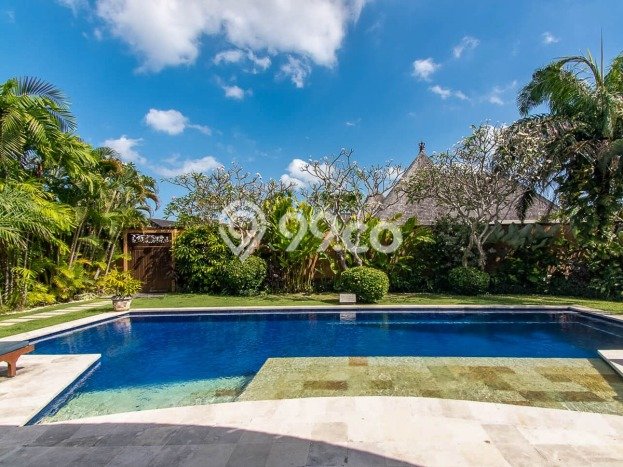 Rumah Luxury Modern Siap Huni di Petitenget Badung Rumah Luxury Modern Siap Huni di Petitenget Badung