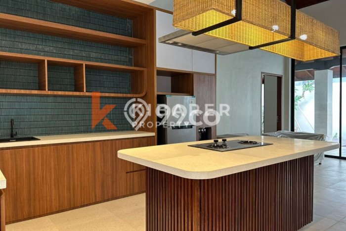 PRIME PROPERTY! Rumah di Seminyak, 2 KT, Area Premium, Luas 300m2m² LB 160m2m² PRIME PROPERTY! Rumah di Seminyak, 2 KT, Area Premium, Luas 300m2m² LB 160m2m²