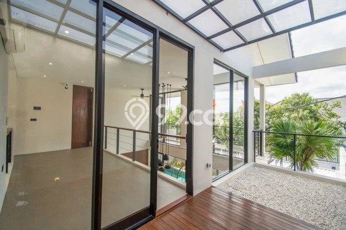 Hunian Mewah LB 210m2 Siap Huni Desain Elegan di Umalas, Badung Hunian Mewah LB 210m2 Siap Huni Desain Elegan di Umalas, Badung