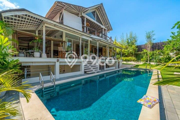 Rumah Elit LB 410m2 Siap Pakai Desain Elegan di Canggu, Badung Rumah Elit LB 410m2 Siap Pakai Desain Elegan di Canggu, Badung