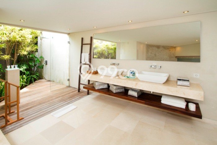 For Sale! Luxury House LT 608m2 Desain Modern di Seminyak For Sale! Luxury House LT 608m2 Desain Modern di Seminyak