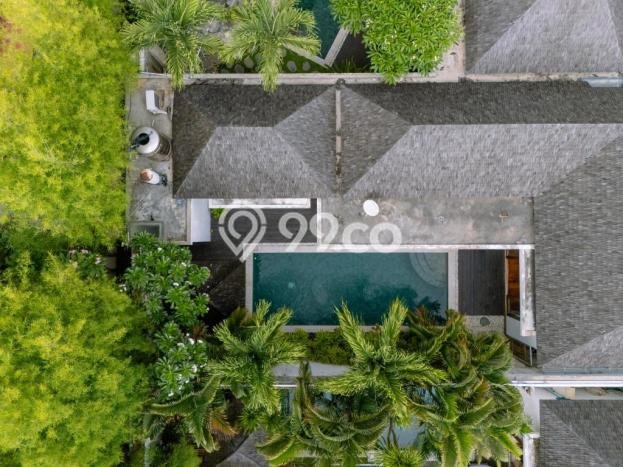 Rumah Mewah LB 250m2 Siap Pakai Desain Elegan di Seminyak, Badung Rumah Mewah LB 250m2 Siap Pakai Desain Elegan di Seminyak, Badung