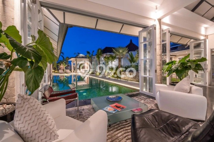 Rumah Mewah LB 600m2 Siap Pakai Desain Elegan di Sanur, Denpasar Rumah Mewah LB 600m2 Siap Pakai Desain Elegan di Sanur, Denpasar