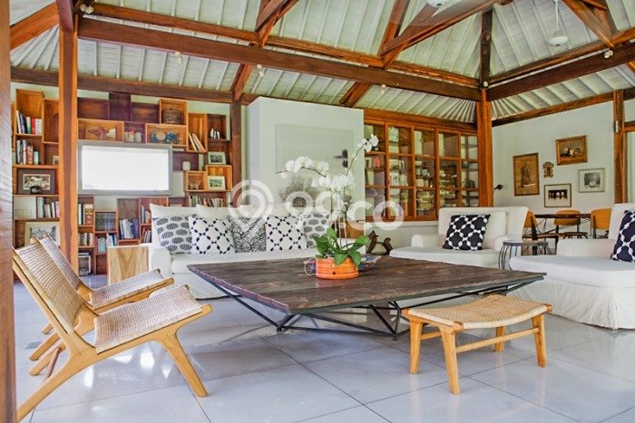 Rumah Mewah LB 985m2 Siap Pakai Desain Elegan di Umalas, Badung Rumah Mewah LB 985m2 Siap Pakai Desain Elegan di Umalas, Badung