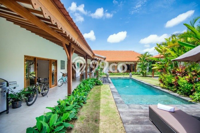 Ready to Use! Premium House LT 730m2 Desain Elegan di canggu Ready to Use! Premium House LT 730m2 Desain Elegan di canggu