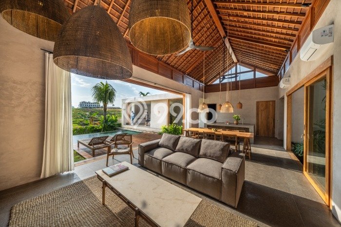 Rumah Mewah LB 139m2 Siap Huni Desain Elegan di Seseh, Badung Rumah Mewah LB 139m2 Siap Huni Desain Elegan di Seseh, Badung
