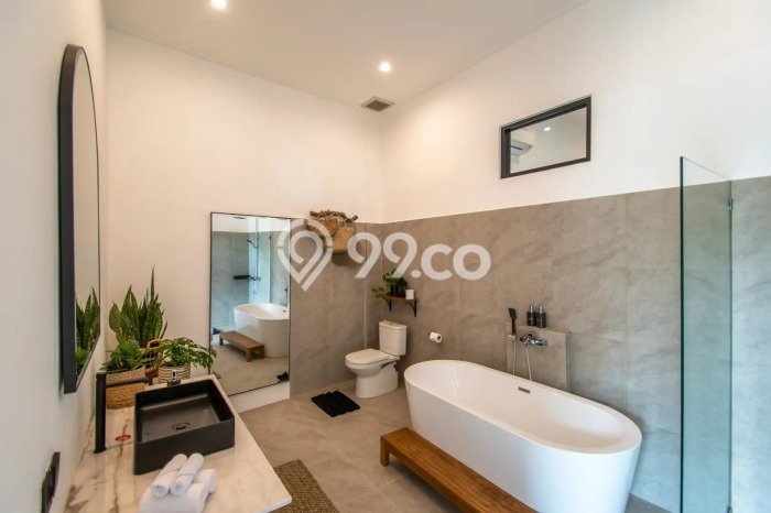 Kesempatan Langka Memiliki Rumah LT 130m2m² / LB 180m2m² di Kawasan Komersial Canggu, Badung Kesempatan Langka Memiliki Rumah LT 130m2m² / LB 180m2m² di Kawasan Komersial Canggu, Badung
