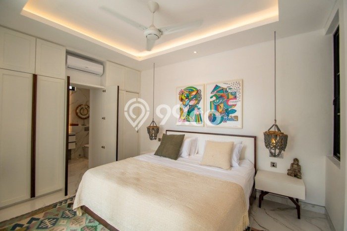 Rumah Mewah LB 220m2 Siap Huni Desain Elegan di Seminyak, Badung Rumah Mewah LB 220m2 Siap Huni Desain Elegan di Seminyak, Badung