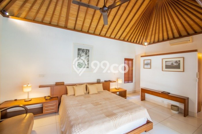 Rumah Mewah LB 397m2 Siap Pakai Desain Elegan di Umalas, Badung Rumah Mewah LB 397m2 Siap Pakai Desain Elegan di Umalas, Badung