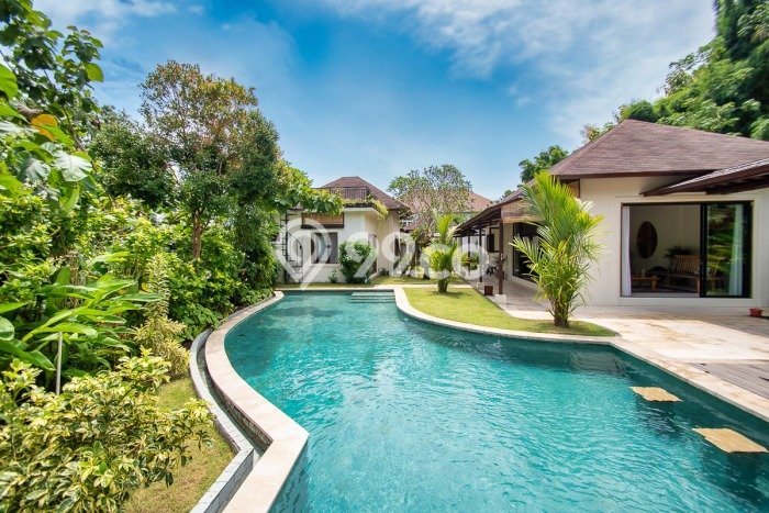 Dijual Rumah Luas Megah Dengan View Cantik di Jimbaran, Badung Dijual Rumah Luas Megah Dengan View Cantik di Jimbaran, Badung