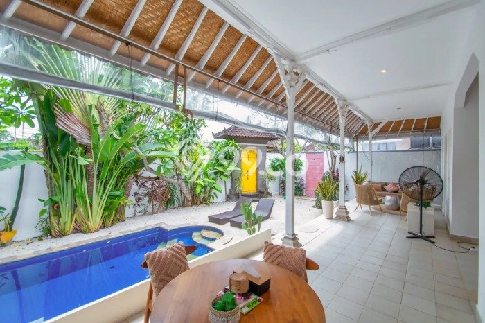 Rumah Modern 2 Kamar LT 230m2 di Seminyak Rumah Modern 2 Kamar LT 230m2 di Seminyak