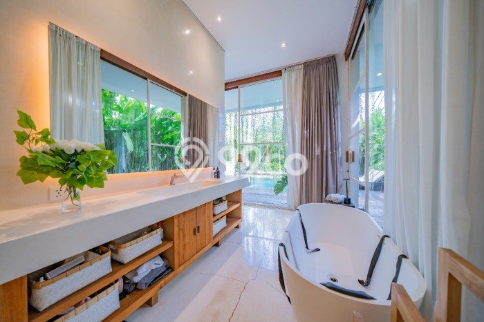 For Sale! Premium House LT 680m2 Desain Elegan di Umalas For Sale! Premium House LT 680m2 Desain Elegan di Umalas