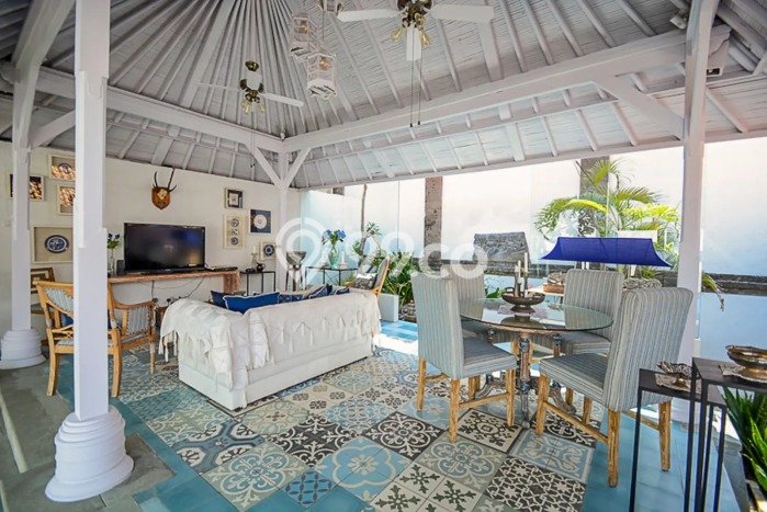 For Sale! Luxury House LT 307m2 Desain Elegan di Kerobokan For Sale! Luxury House LT 307m2 Desain Elegan di Kerobokan