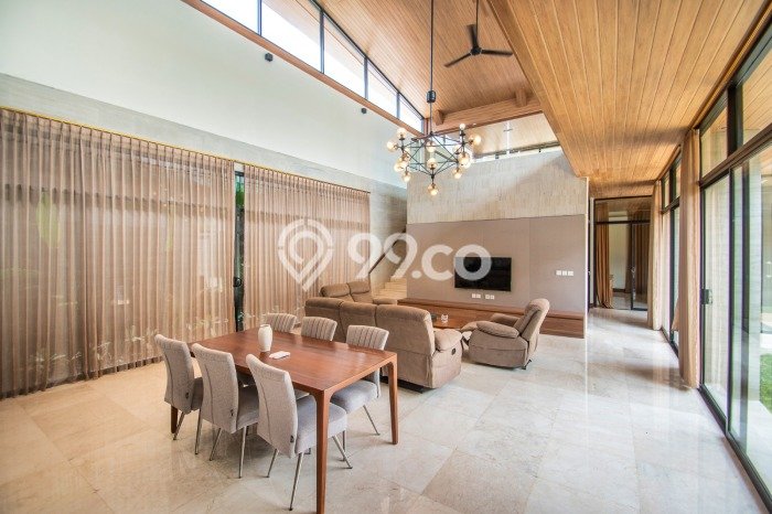 Rumah kawasan Sanur, Denpasar, Luas 500m2m² LB 400m2m² Rumah kawasan Sanur, Denpasar, Luas 500m2m² LB 400m2m²