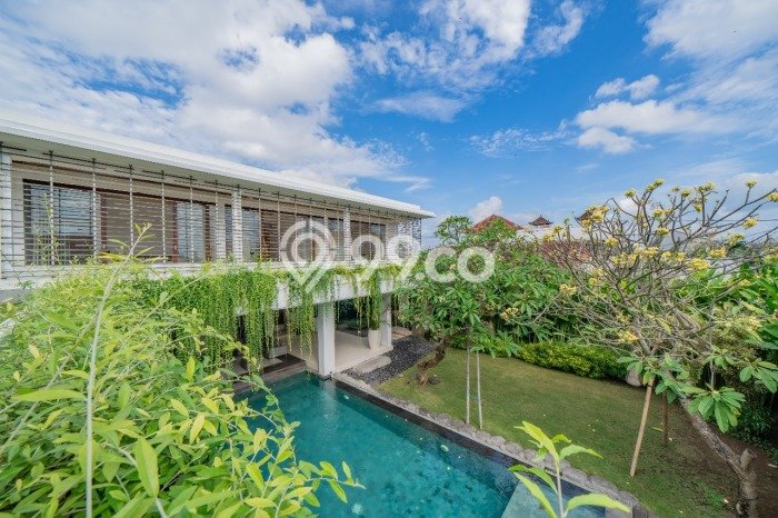 For Sale! Premium House LT 680m2 Desain Elegan di Umalas For Sale! Premium House LT 680m2 Desain Elegan di Umalas